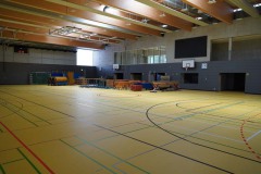 Große Videoleinwand, gelber Boden und viel Platz für Sportler und Zuschauer. Foto: Weiss
