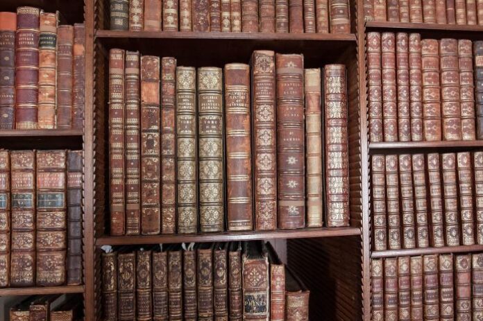 library-419254_1280 (1)