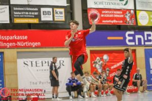 Handballer des TSV Neuhausen/Filder beim Drittliga-Auftaktsieg gegen HC Erlangen II in Neuhausen