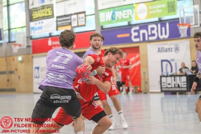 Handballer Lukas Fischer vom TSV Neuhausen/Filder im Spiel gegen die Wölfe Würzburg