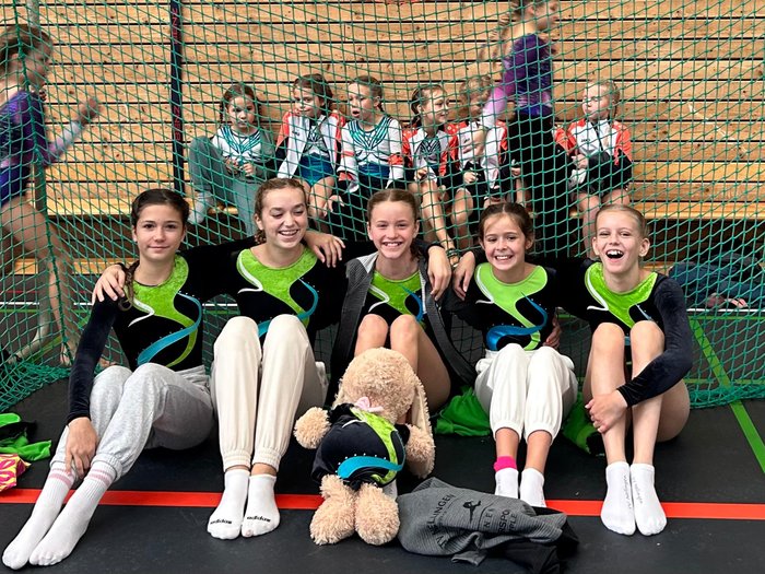 Wettkampfturnerinnen des TV Nellingen beim Team-Bezirksfinale in Wernau